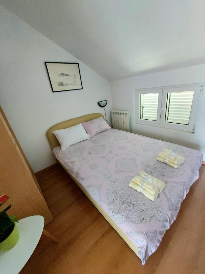 - Dobrota Sun Apartment Kotor